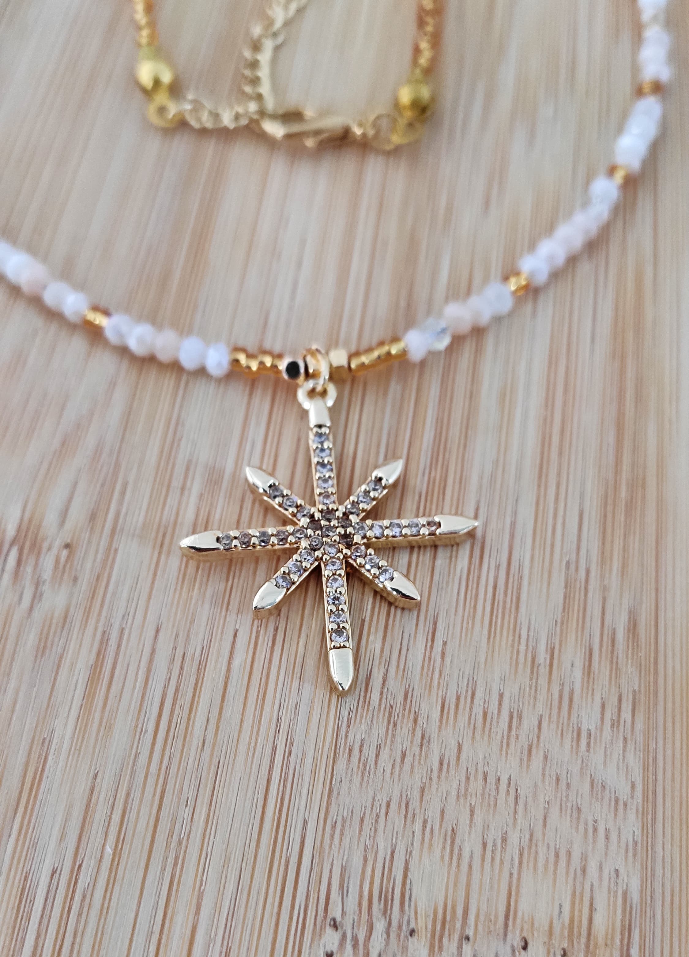 Gold Plated Zircon Stone Pole Star Pendant Necklace with Crystal Stones on Brass