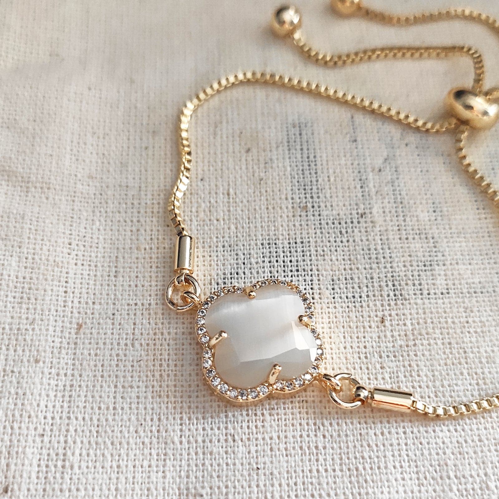 Gold Plated Brass Clover Bracelet with Mother-of-Pearl Pearl and Zircon Stone