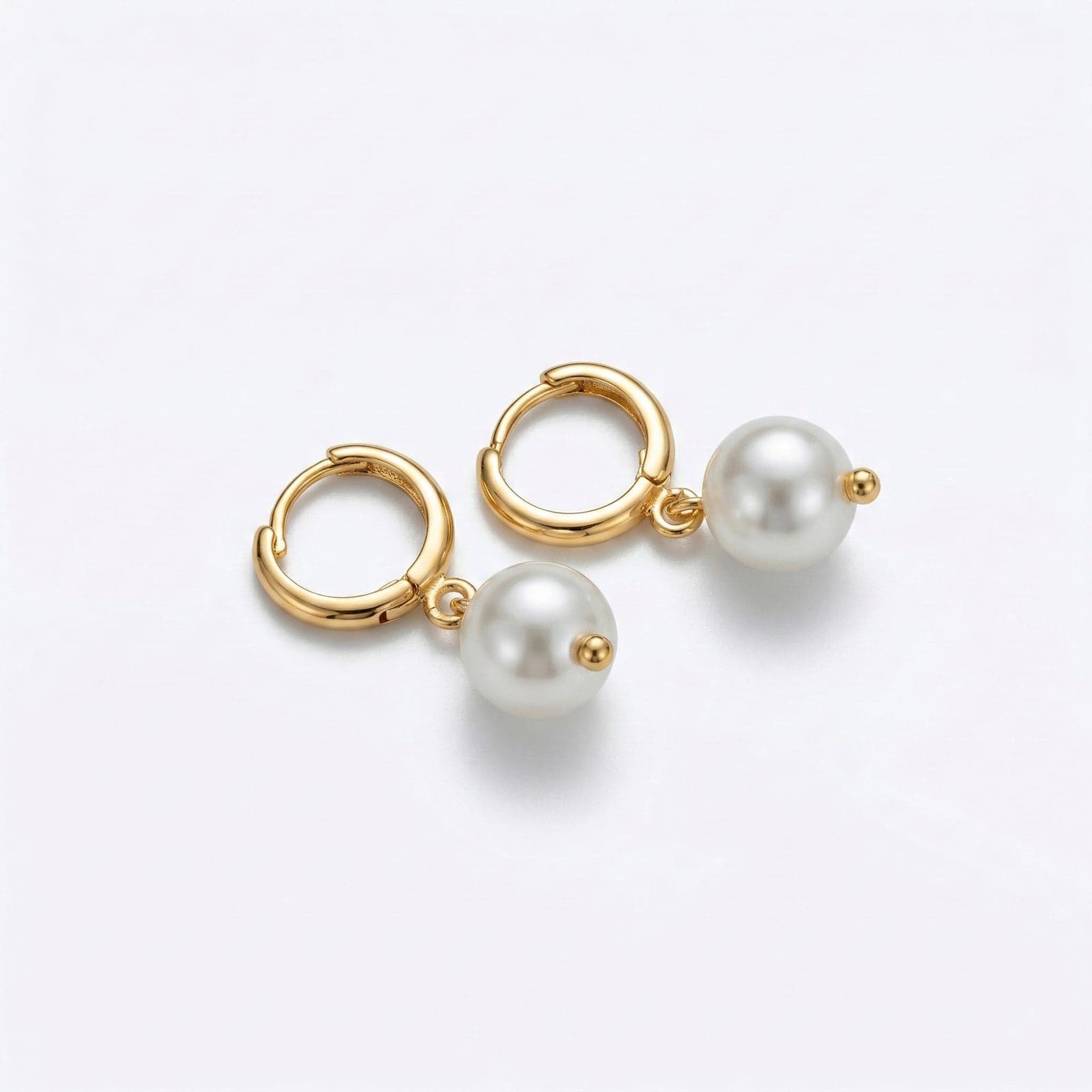 Plasctic pearl dangle earrings