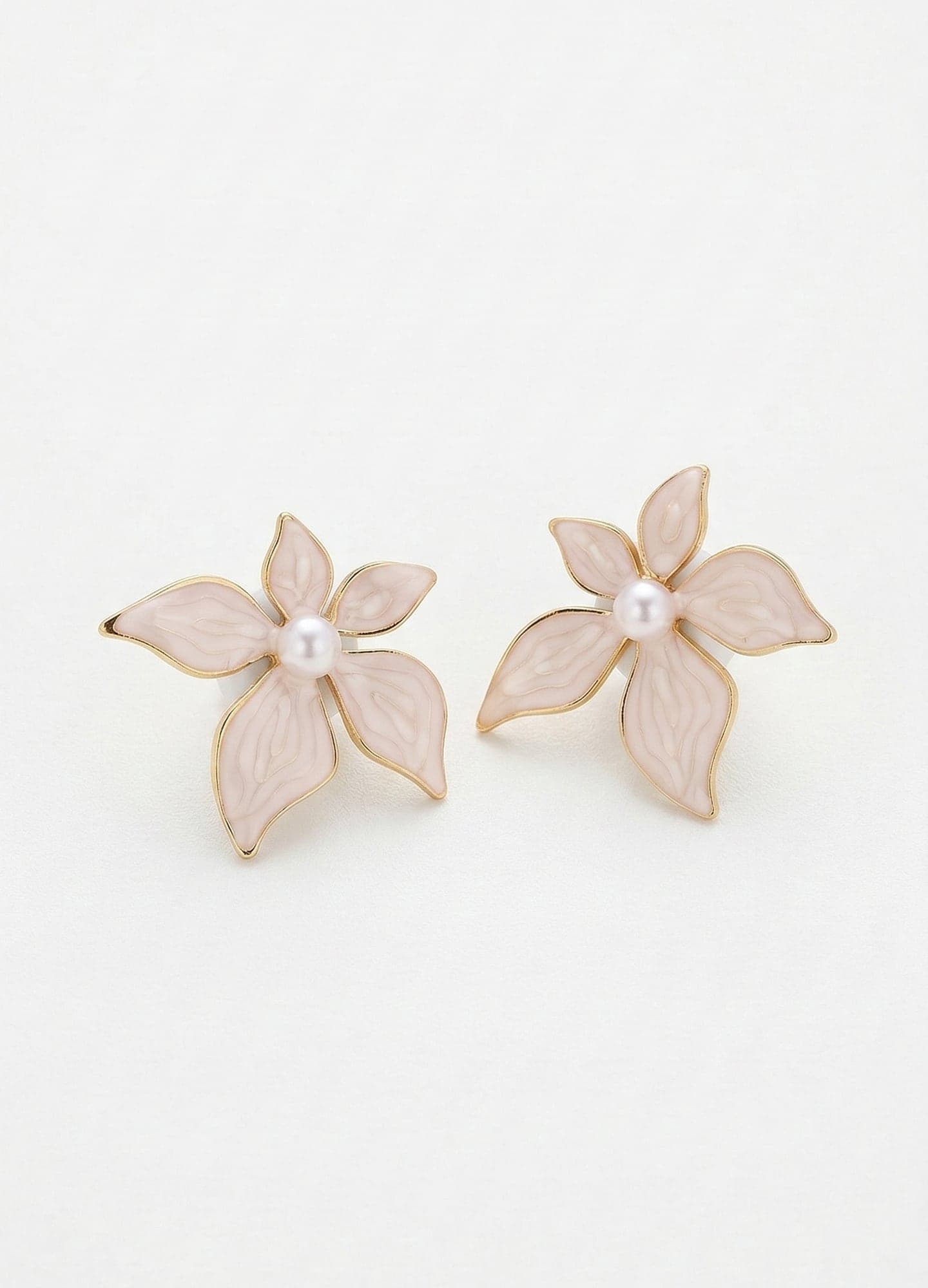Gold-Plated Brass, Plastic Pearl Detailed Leaf Model Earrings