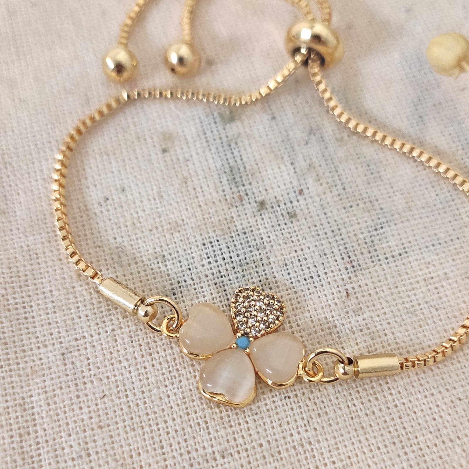Gold Plated Brass Zircon Stone and Mother-of-Pearl Stone Clover Detailed Snake Chain Bracelet