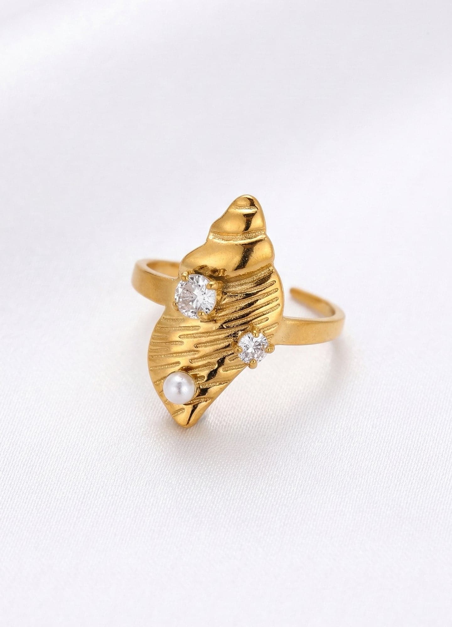 Gold-Plated Brass, Zircon Stone, and Plastic Pearl Detailed Seashell Model Ring